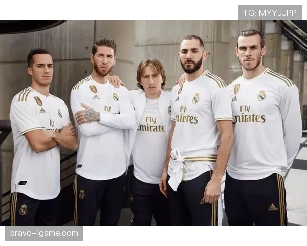 西甲新赛季球衣发布：传统底蕴与现代设计交融引热议