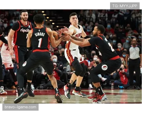 较上季希罗挡拆制造空位三分，拉开与巴特勒攻防空间