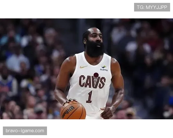 詹姆斯·哈登又发了张豪宅生活照，刷到我直接想把工资卡埋了