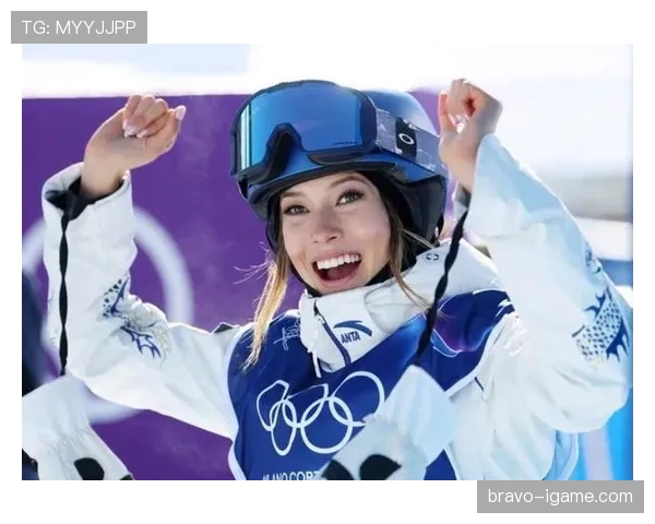 谷爱凌又拎着那个我一辈子付不起的包，滑雪场都像T台了